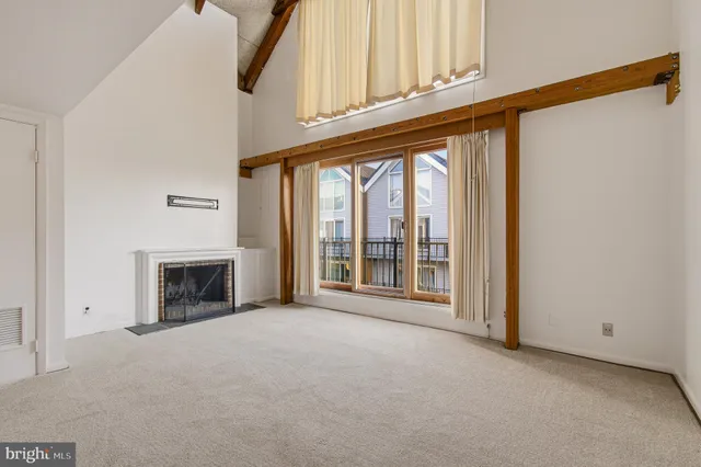 $2,000 | 312 Severn Avenue, Unit W405, Annapolis, MD 21403