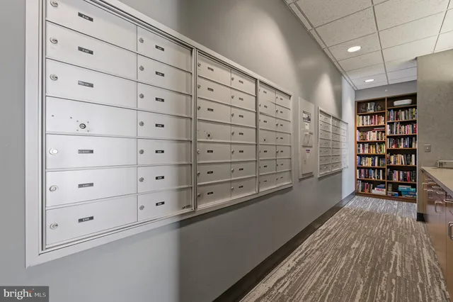 $2,000 | 312 Severn Avenue, Unit W405, Annapolis, MD 21403