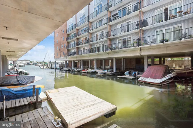 $2,000 | 312 Severn Avenue, Unit W405, Annapolis, MD 21403