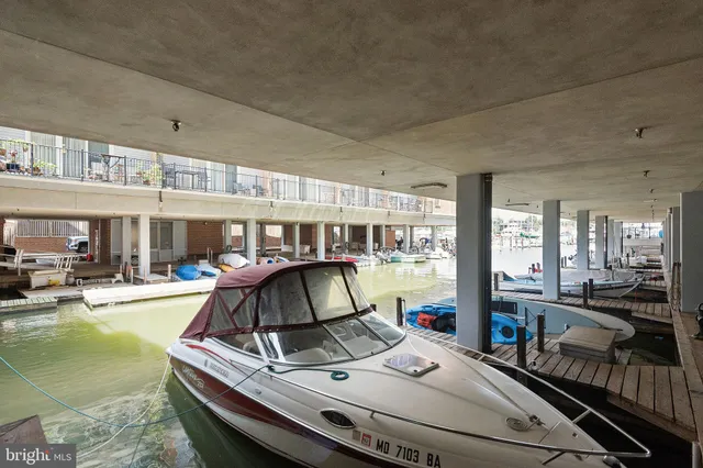 $2,000 | 312 Severn Avenue, Unit W405, Annapolis, MD 21403