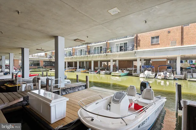 $2,000 | 312 Severn Avenue, Unit W405, Annapolis, MD 21403