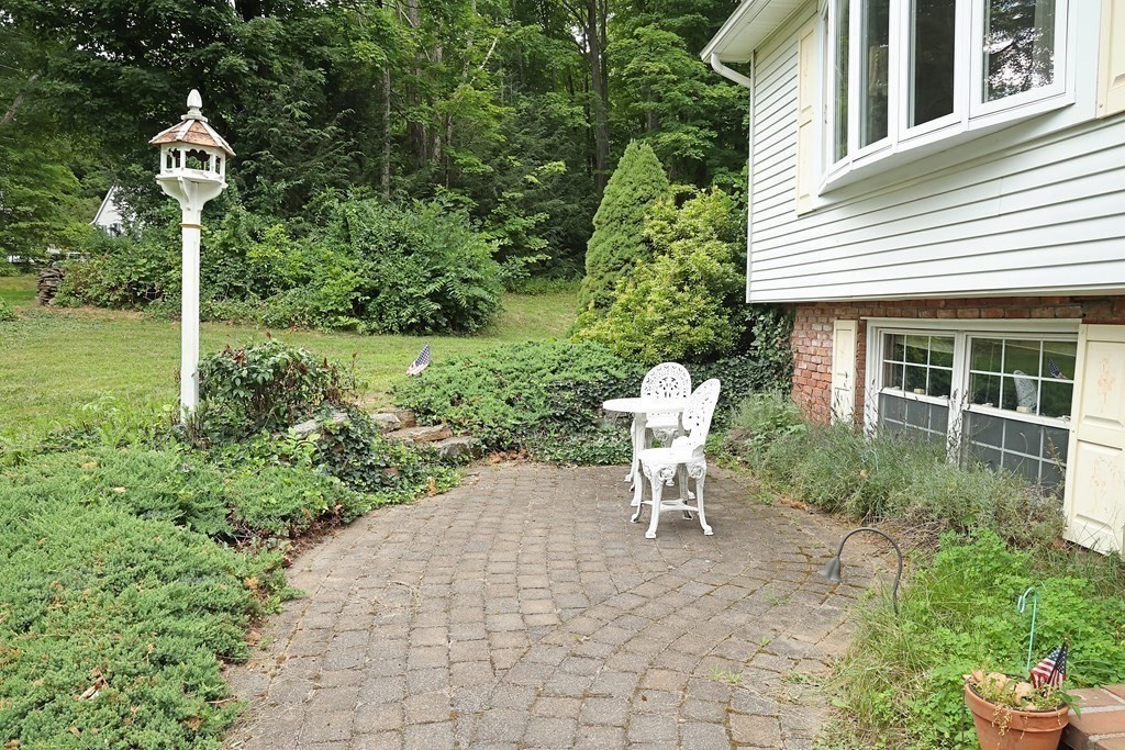 75 Munn Road Monson, MA 01057 - Photo 3 of 28