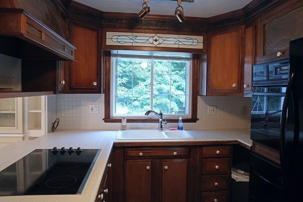 75 Munn Road Monson, MA 01057 - Photo 8 of 28