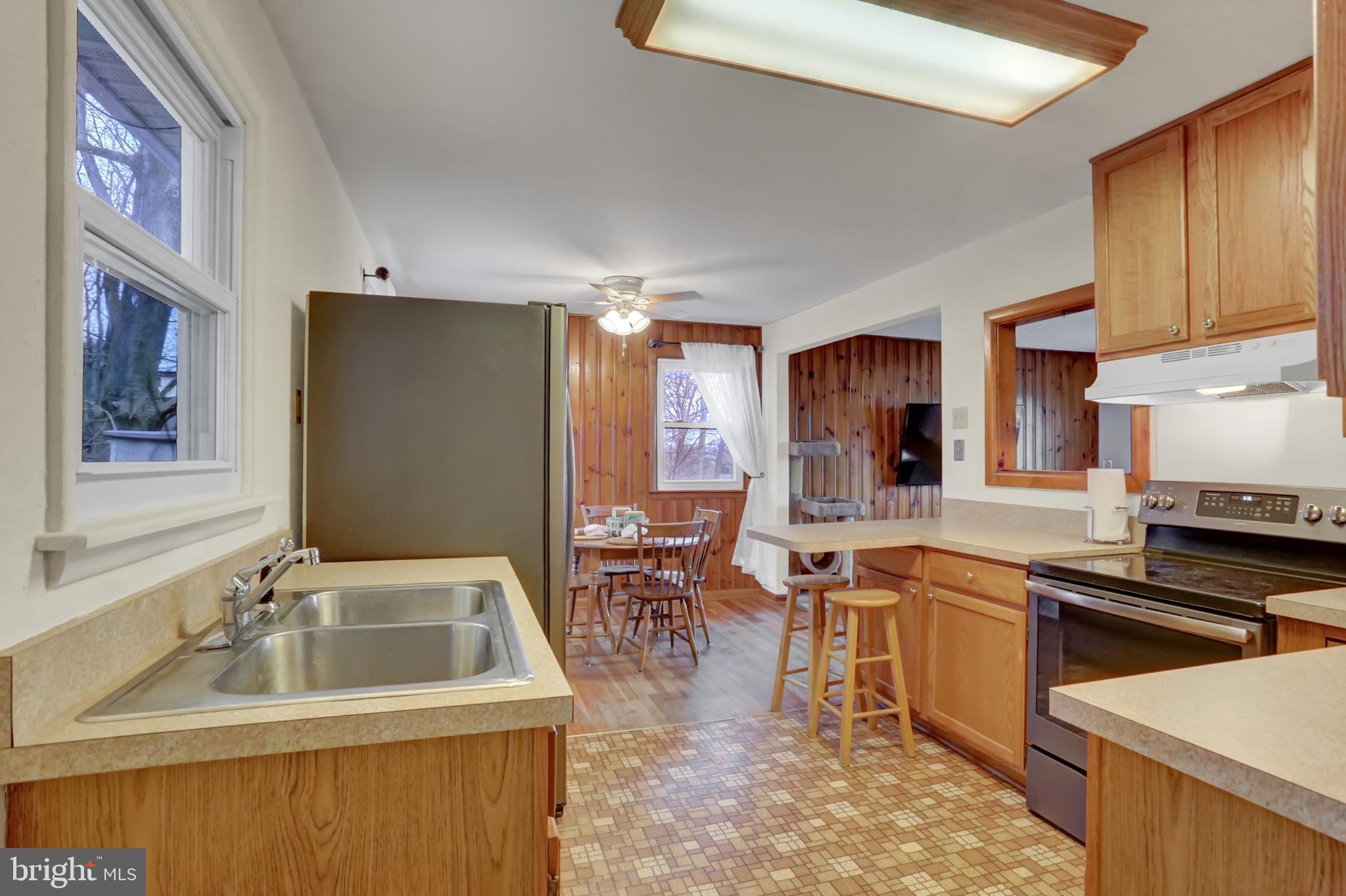 238 Clark Road Hershey, PA 17033 - Photo 4 of 24 Kitchen/Dining Area