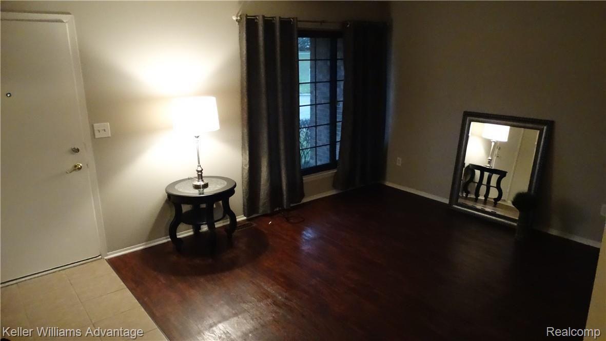 24702 Chalk Farm Road West Warren, MI 48091 - Photo 2 of 17 DSC02428.JPG