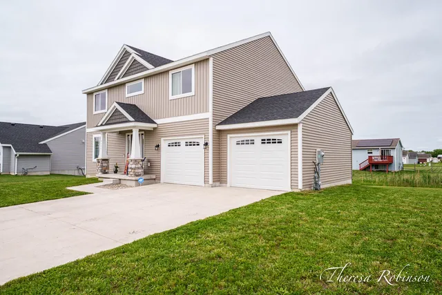 $385,000 | 4240 Butternut Drive, Wayland, MI 49348