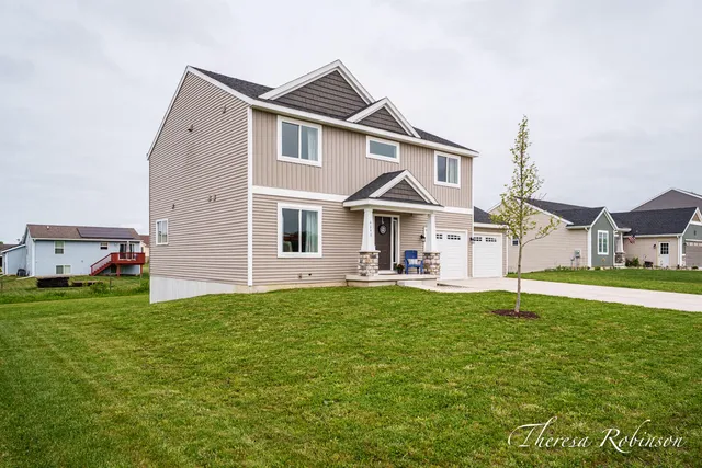 $385,000 | 4240 Butternut Drive, Wayland, MI 49348