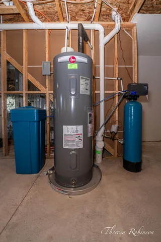 $385,000 | 4240 Butternut Drive, Wayland, MI 49348