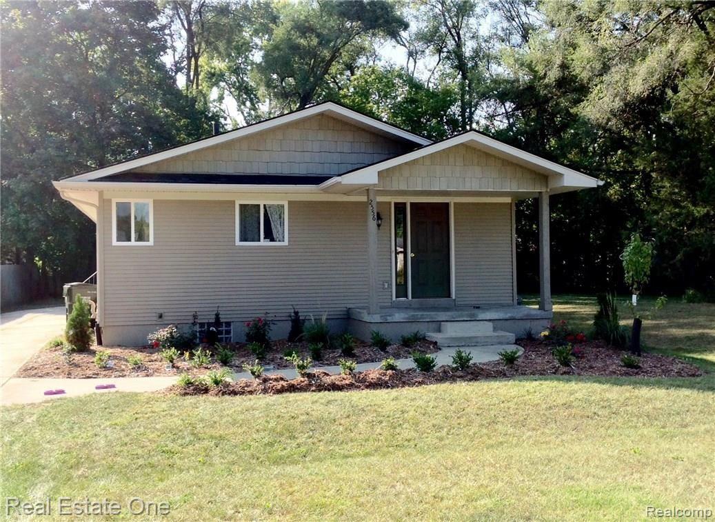 2556 Longview Avenue Rochester, MI 48307 - Photo 1 of 16 FullSizeRender (3).jpg