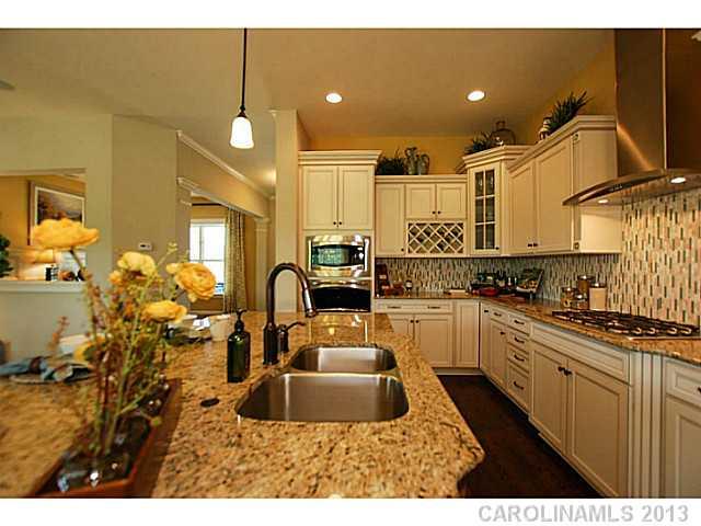 504 Channel Road Lake Wylie, SC 29710 - Photo 3 of 16 Gallery Image 3