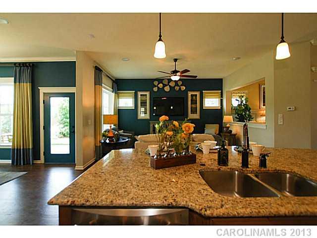 504 Channel Road Lake Wylie, SC 29710 - Photo 4 of 16 Gallery Image 4