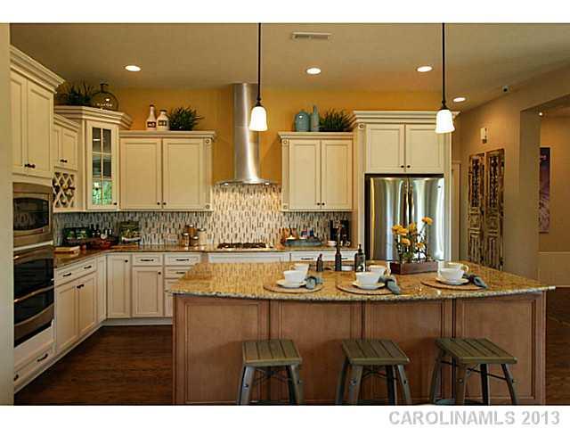 504 Channel Road Lake Wylie, SC 29710 - Photo 5 of 16 Gallery Image 5