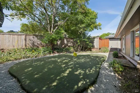 $2,250,000 | 22 North Terrace, Tiburon, CA 94920