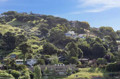 $2,250,000 | 22 North Terrace, Tiburon, CA 94920