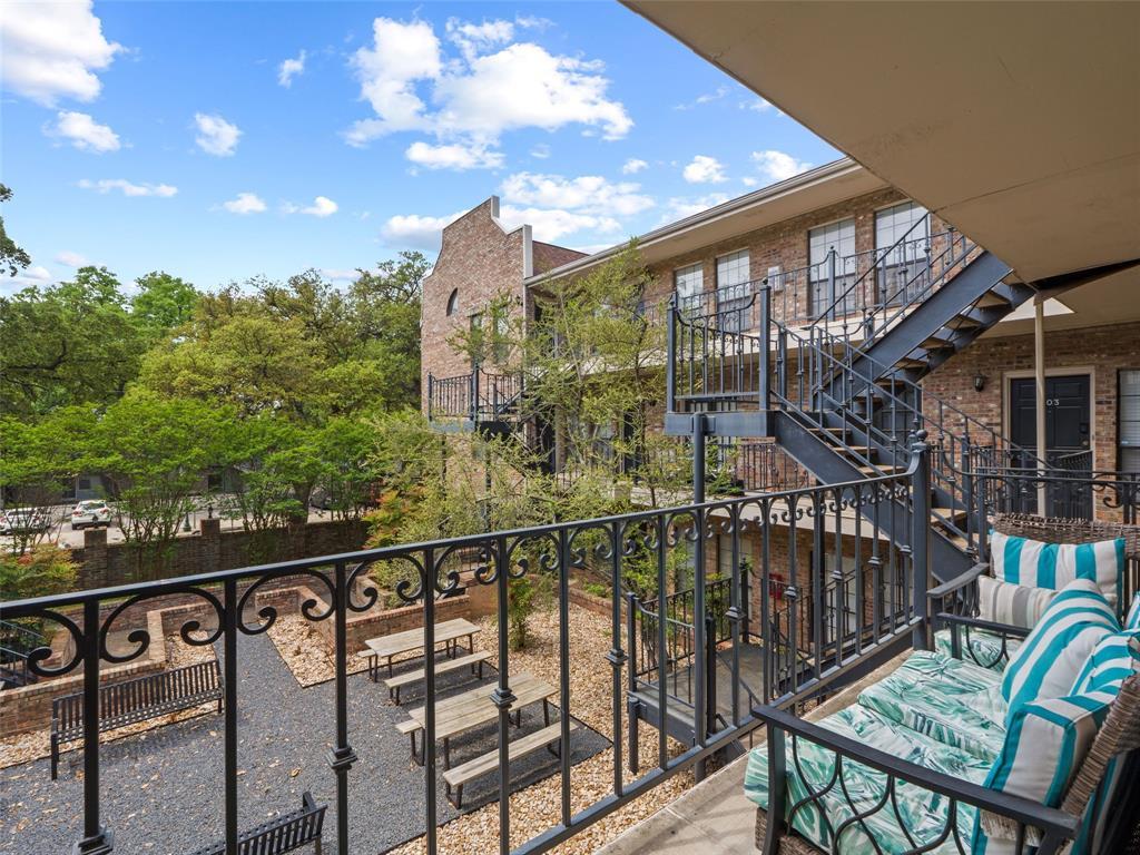 2801 Rio Grande Street, Unit 205 Austin, TX 78705 - Photo 24 of 25 a view of a balcony