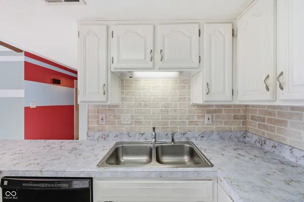 $135,000 | 1602 Queensbridge Square, Unit 7, Indianapolis, IN 46219