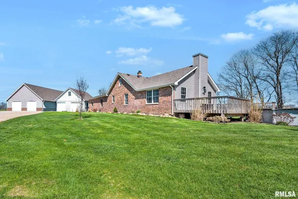 $585,000 | 1122 Sun Road, Washburn, IL 61570