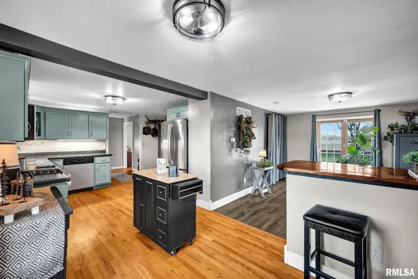 $585,000 | 1122 Sun Road, Washburn, IL 61570