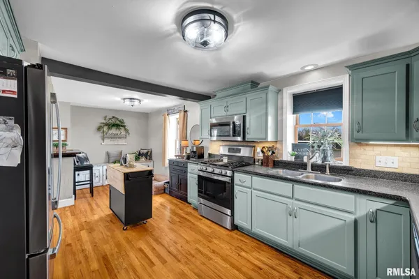 $585,000 | 1122 Sun Road, Washburn, IL 61570
