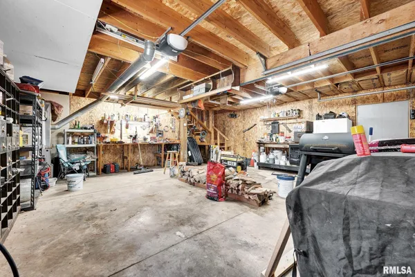 $585,000 | 1122 Sun Road, Washburn, IL 61570