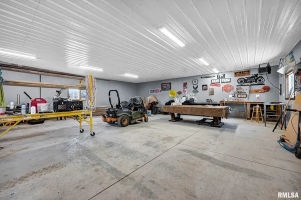$585,000 | 1122 Sun Road, Washburn, IL 61570