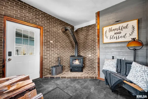 $585,000 | 1122 Sun Road, Washburn, IL 61570