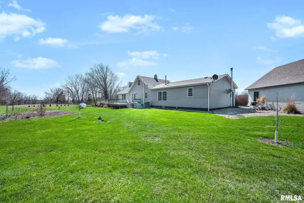 $585,000 | 1122 Sun Road, Washburn, IL 61570