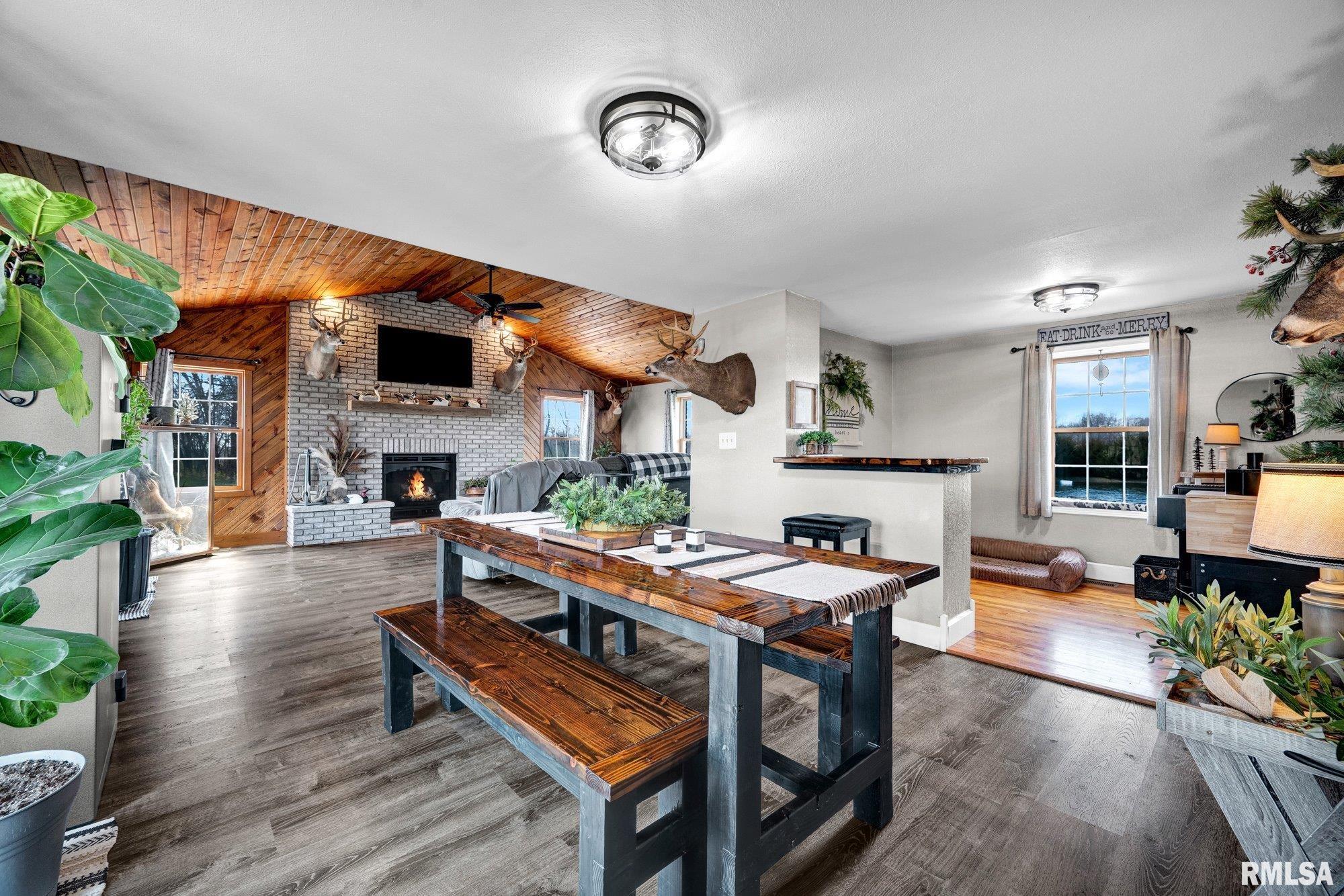 1122 Sun Road Washburn, IL 61570 - Photo 4 of 57