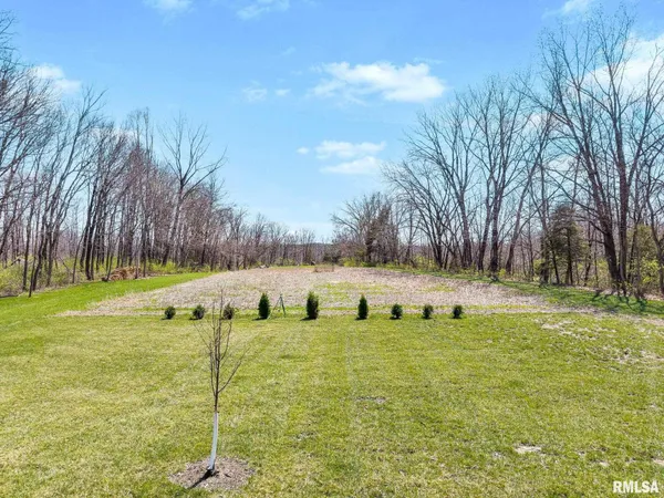 $585,000 | 1122 Sun Road, Washburn, IL 61570
