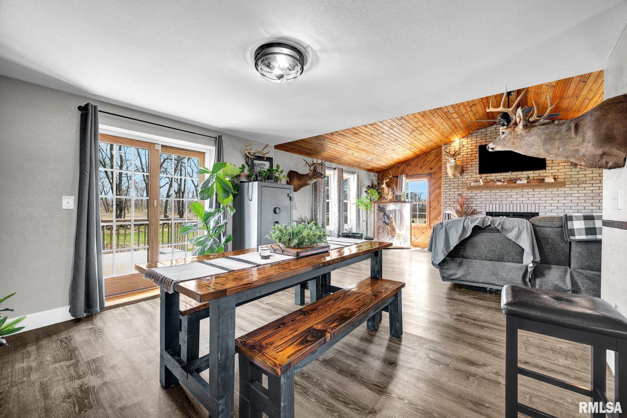 1122 Sun Road Washburn, IL 61570 - Photo 5 of 57