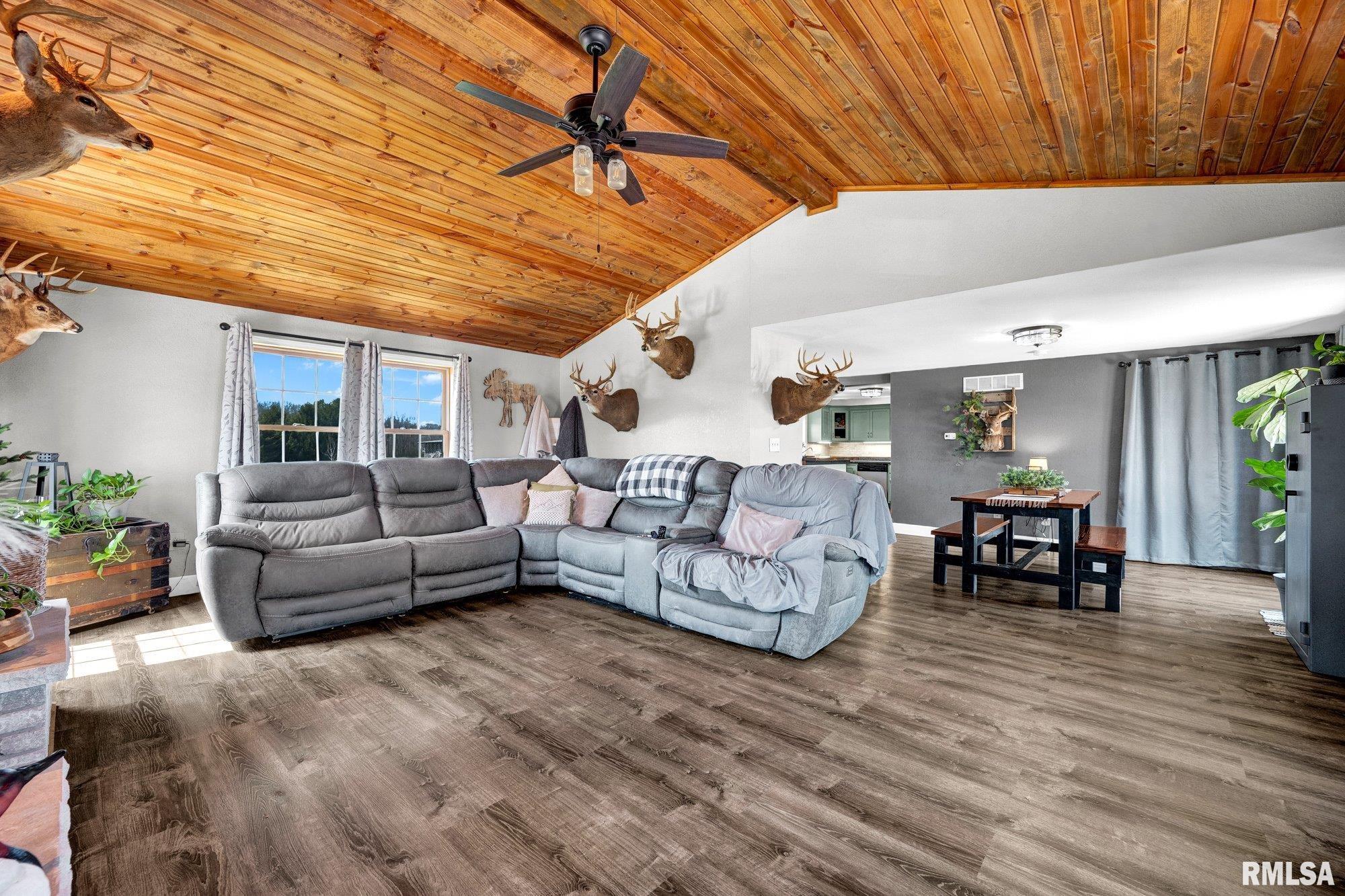 1122 Sun Road Washburn, IL 61570 - Photo 7 of 57