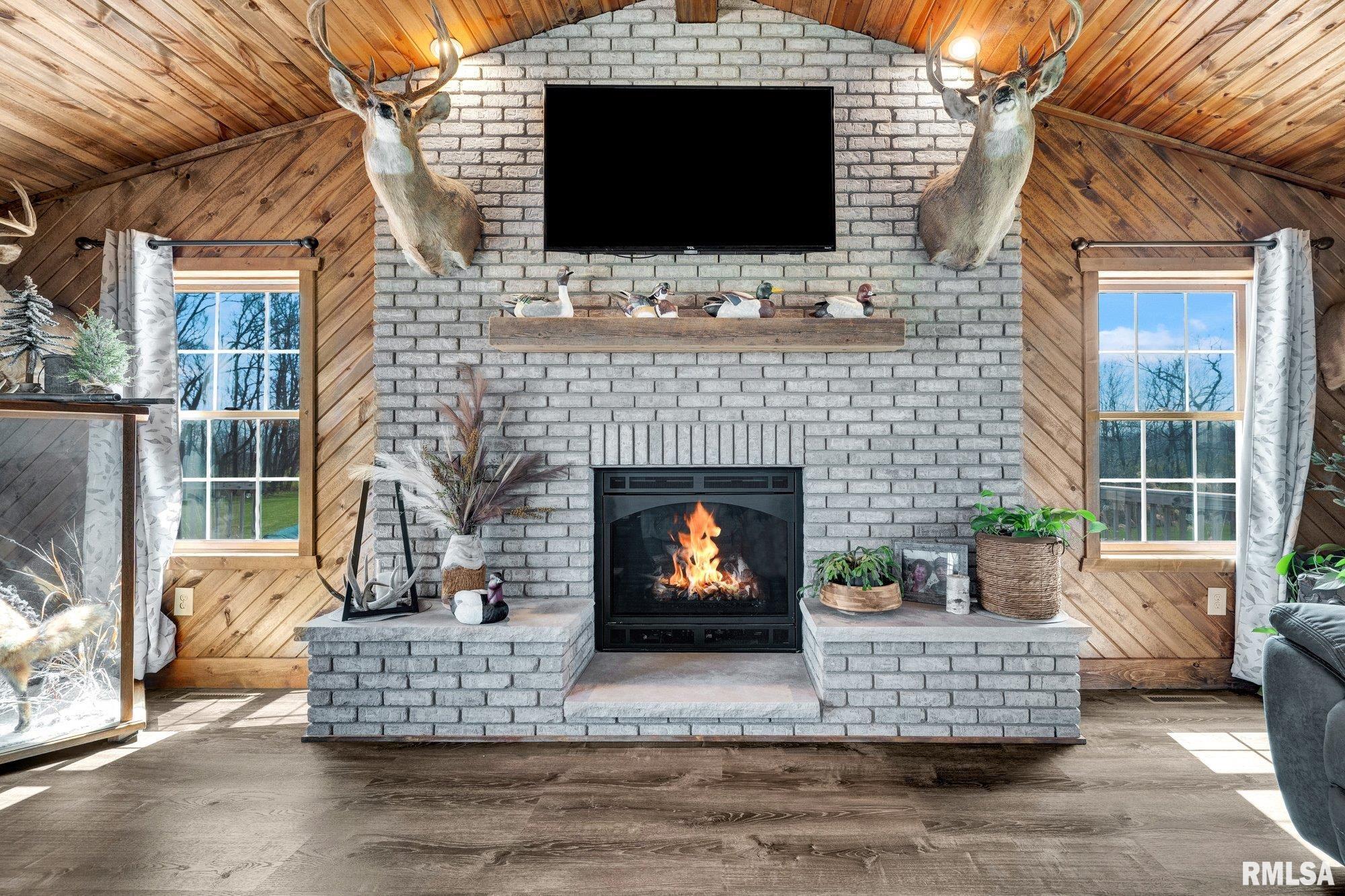 1122 Sun Road Washburn, IL 61570 - Photo 9 of 57