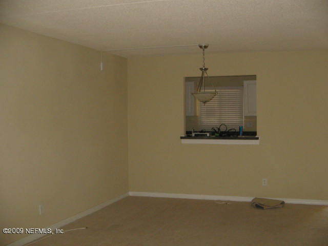 355 Monument Road, Unit 22E2 Jacksonville, FL 32225 - Photo 5 of 12 dining area