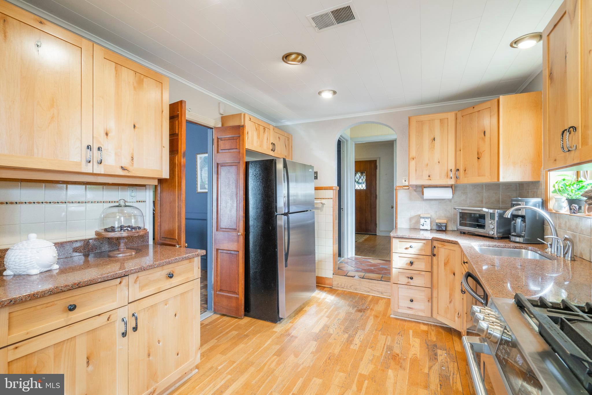 300 Croyden Road Cheltenham, PA 19012 - Photo 17 of 56 Kitchen