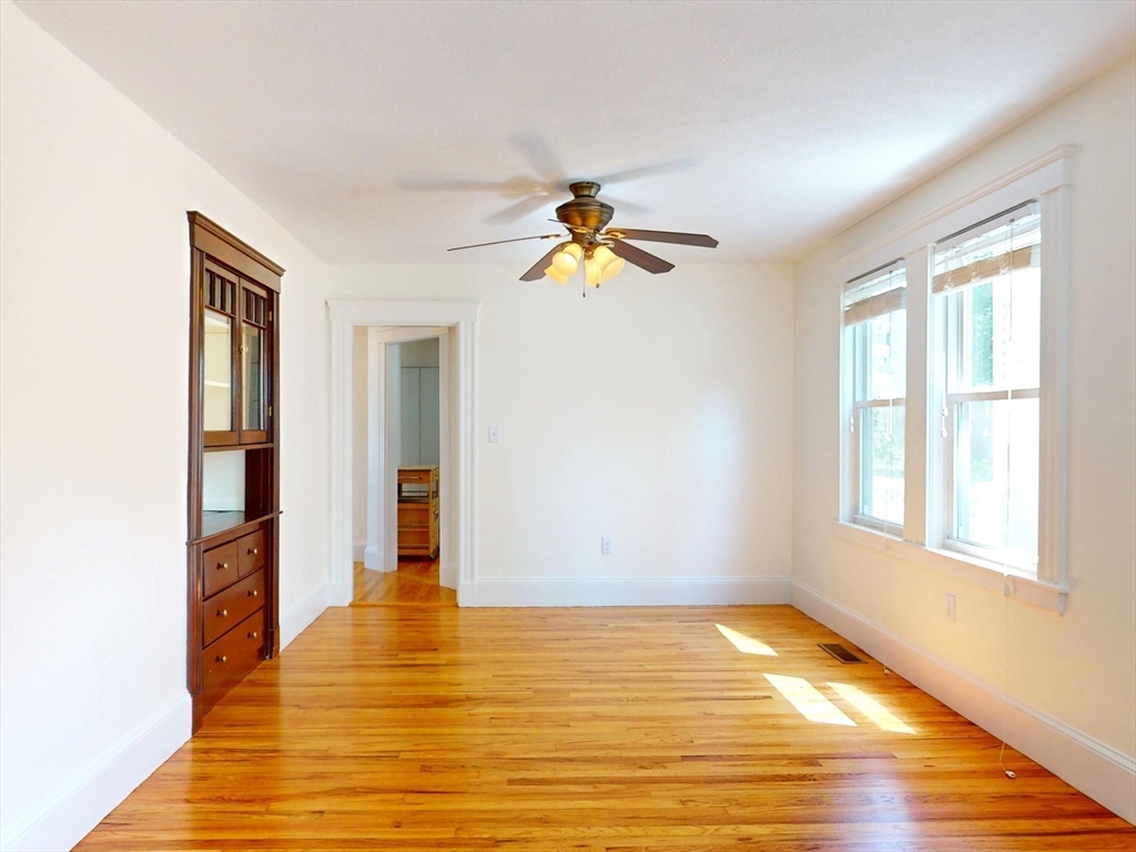 25 Charlotte Road Waltham, MA 02453 - Photo 12 of 32