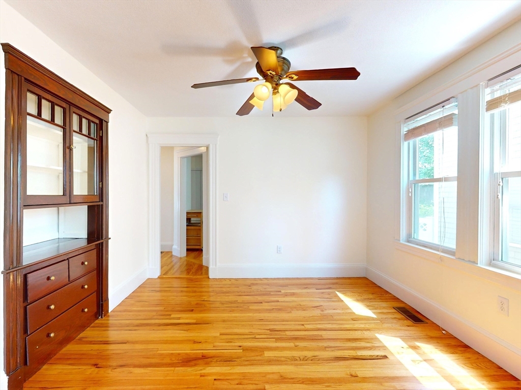 25 Charlotte Road Waltham, MA 02453 - Photo 13 of 32