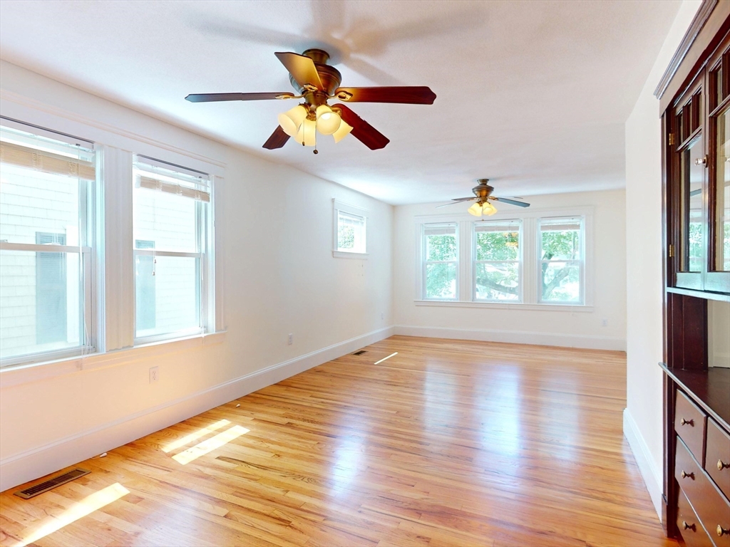 25 Charlotte Road Waltham, MA 02453 - Photo 9 of 32