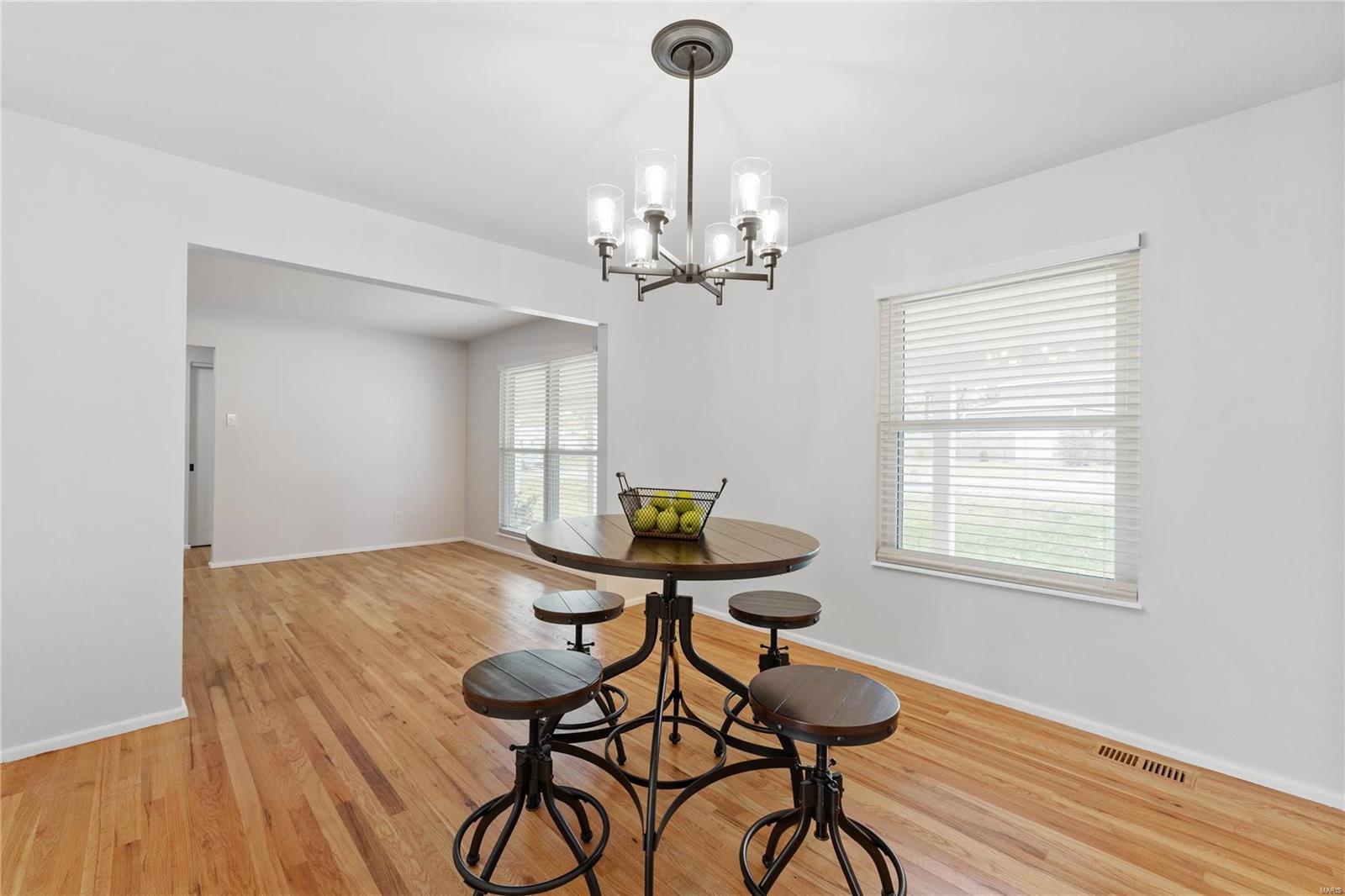 1533 Craig Road St. Louis, MO 63146 - Photo 11 of 44 Gallery Image 11