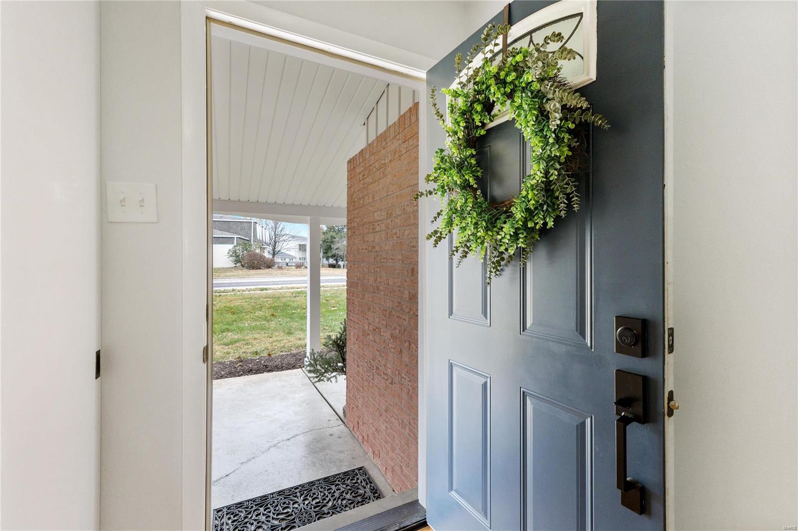 1533 Craig Road St. Louis, MO 63146 - Photo 5 of 44 Gallery Image 5