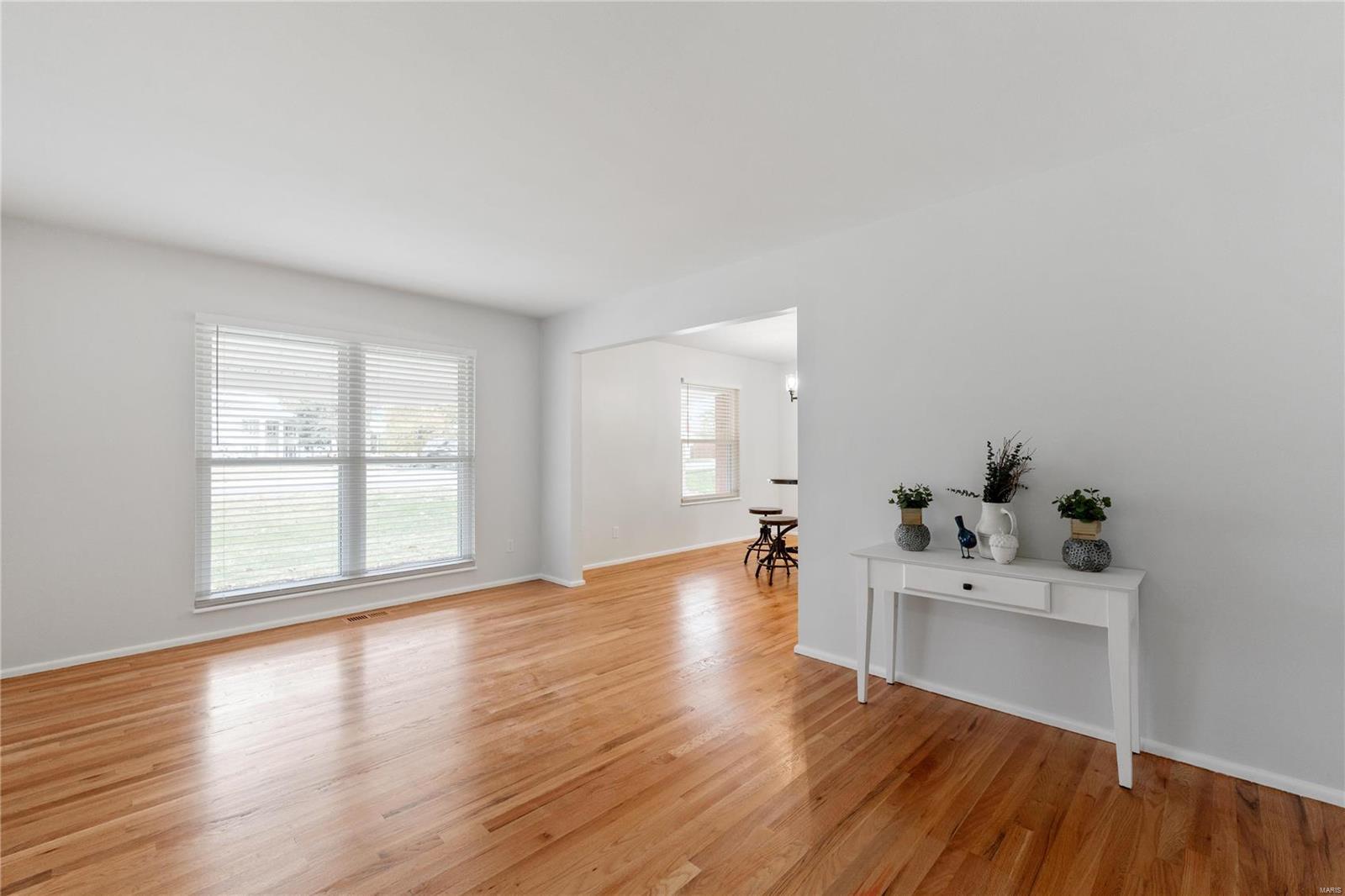 1533 Craig Road St. Louis, MO 63146 - Photo 8 of 44 Gallery Image 8
