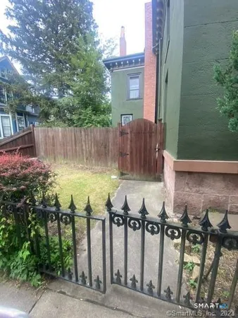 $2,850 | 37 East Pearl Street, New Haven, CT 06513