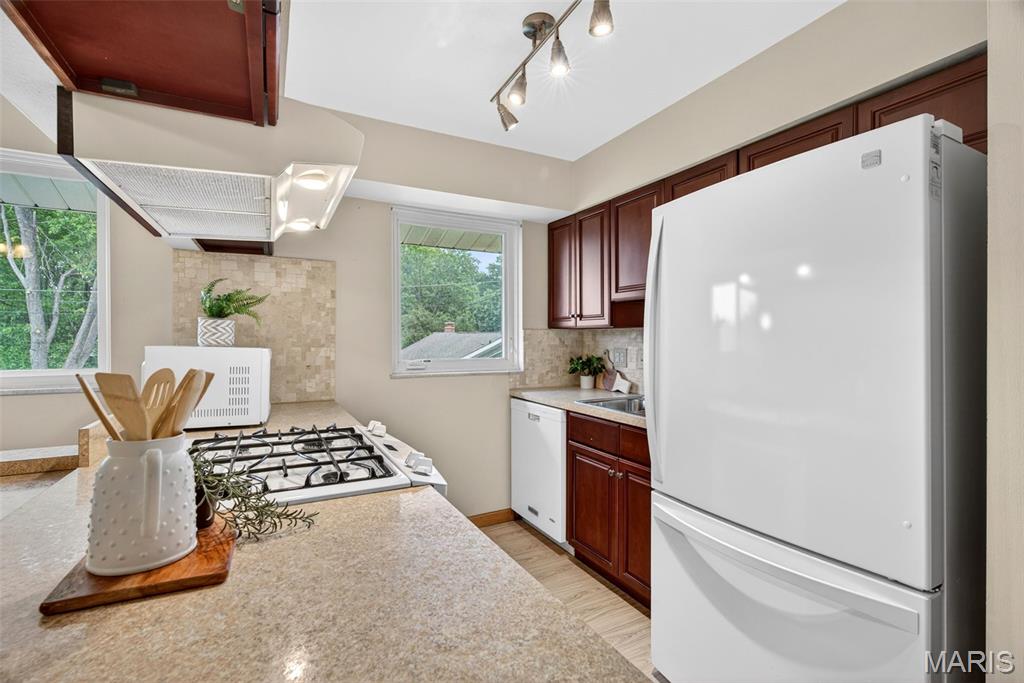 1017 Reavis Barracks Road St. Louis, MO 63125 - Photo 9 of 45 Gallery Image 9