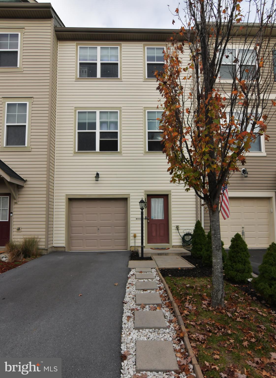 120 Splendor Garden Way Stephenson, VA 22656 - Photo 28 of 54 Front of house