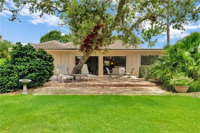 $499,900 | 130 Prestwick Circle, Unit 130, Vero Beach, FL 32967