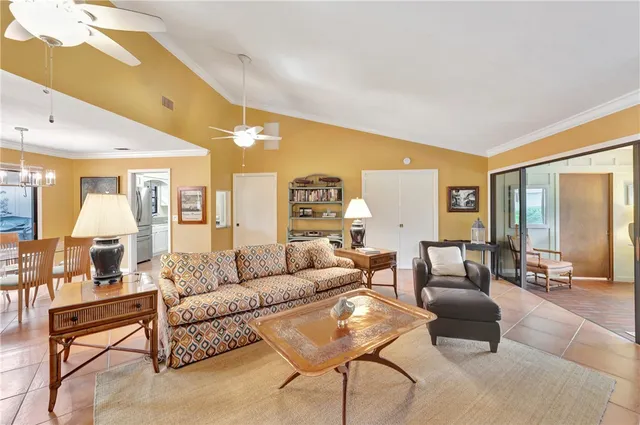 $499,900 | 130 Prestwick Circle, Unit 130, Vero Beach, FL 32967