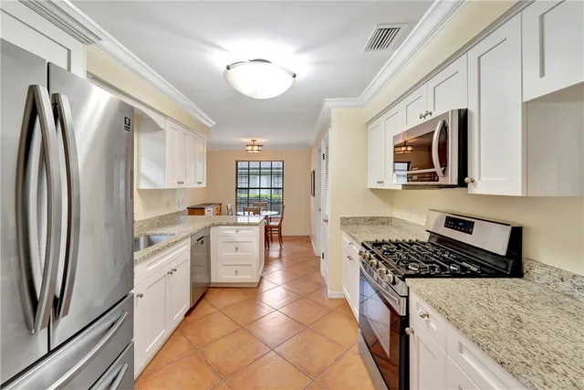 $499,900 | 130 Prestwick Circle, Unit 130, Vero Beach, FL 32967