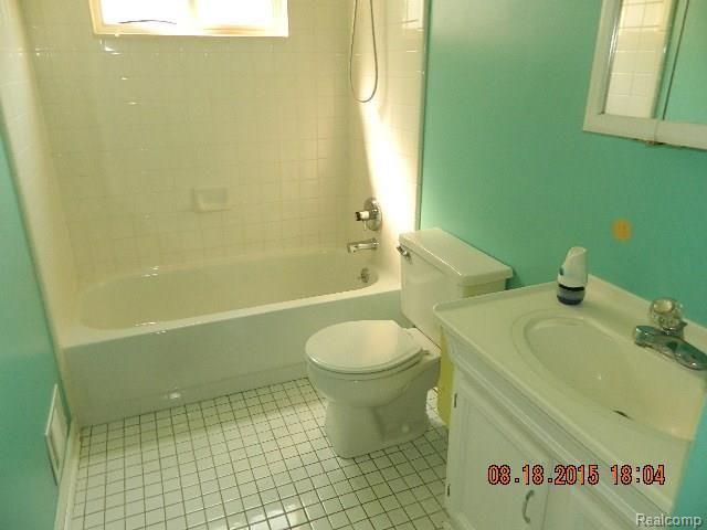 3330 Harding Street Dearborn, MI 48124 - Photo 10 of 16 DSCN1343.JPG