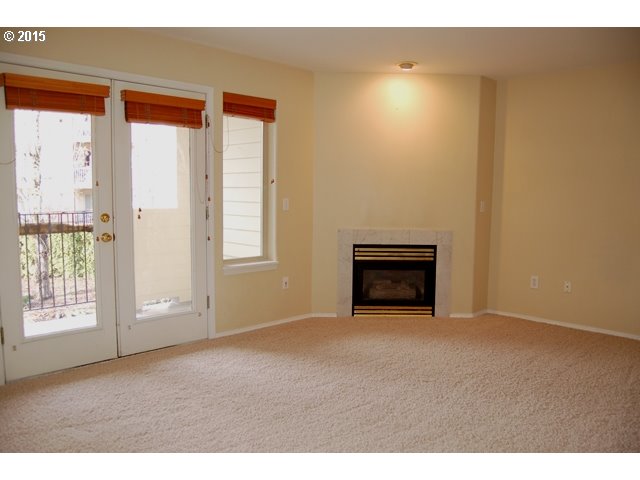 18730 Southwest Boones Ferry Road Tualatin, OR 97062 - Photo 9 of 24 Family Room