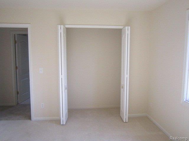 34279 Country Meadow Road New Baltimore, MI 48047 - Photo 10 of 12 2012-08-28 16.54.51.jpg