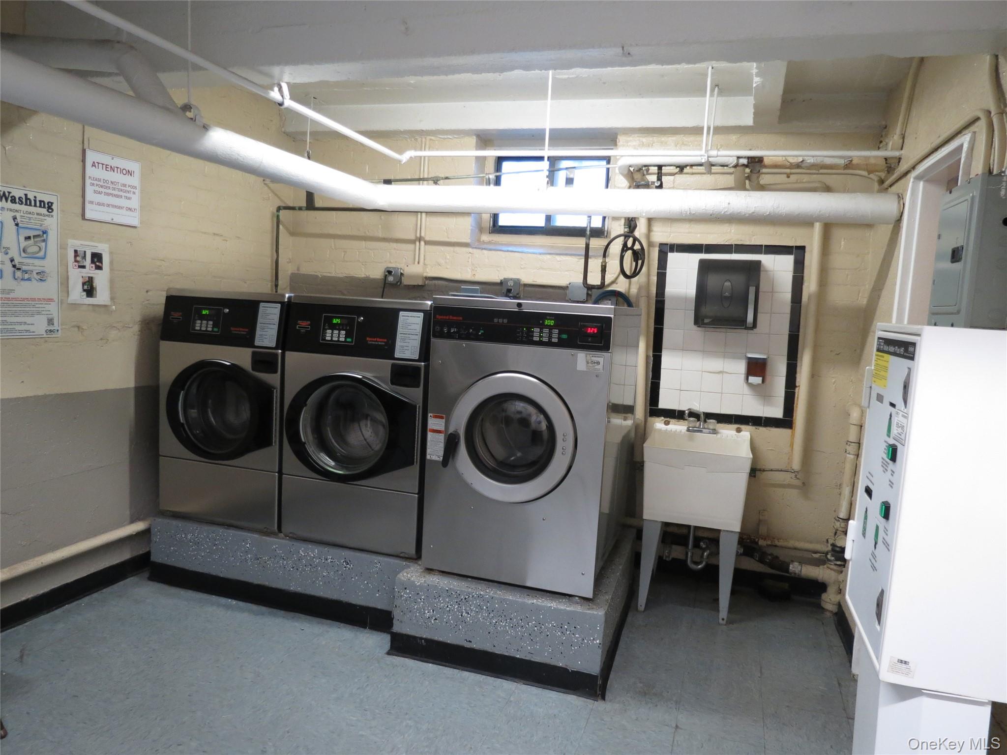 147-14 84th Road, Unit 2A Queens, NY 11435 - Photo 25 of 36 Washers And Card Machine